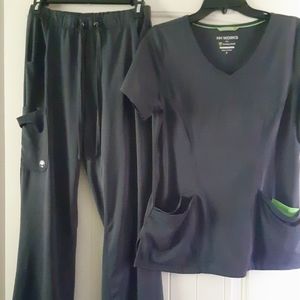 Healing Hands scrub set. Top-small. Pants-xsmall regular. Pewter gray.